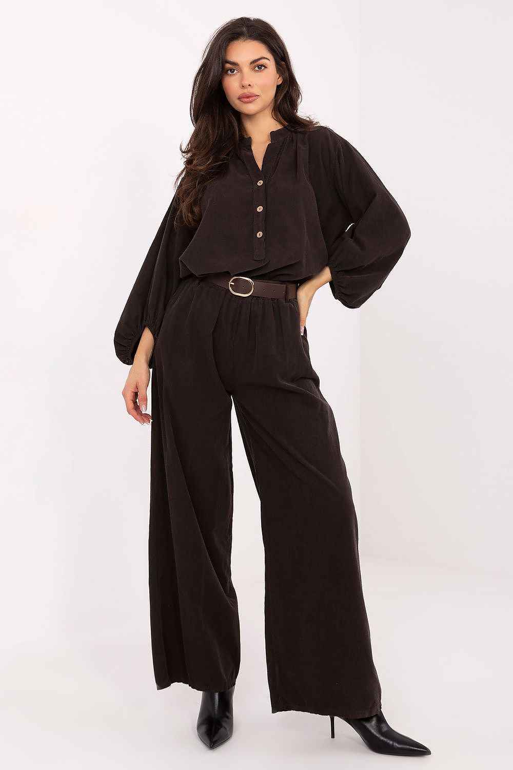 Women trousers model 220282